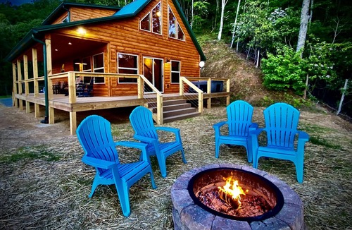 Bryson City Cabin | Incredible Views & Location/Private/Hot Tub/Wi-Fi