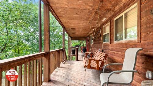 Miami House | Incredible Wooden Cabin with Fire Pit in Miami, Oklahoma