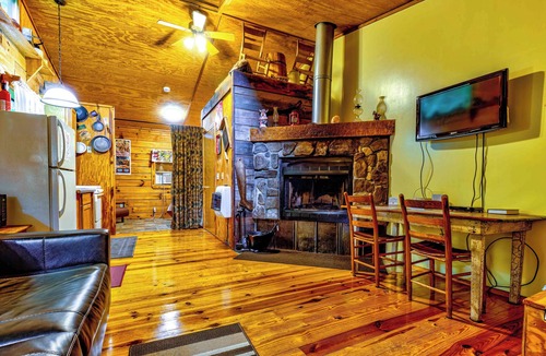 Cherokee Cabin | Indian Creek Cabin at Ponderosa