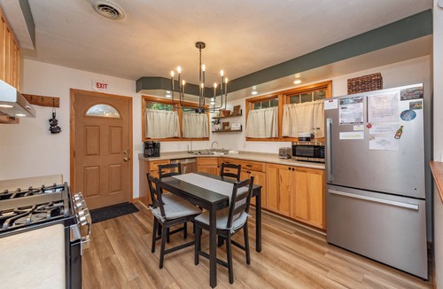 McHenry Cabin | Intimate Dog Friendly Cabin w/Fire Pit