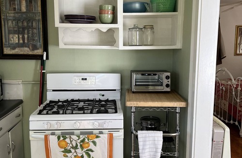 Edgewood Cottage | intown escape small cottage on half acre garden walk to edgewood shopping