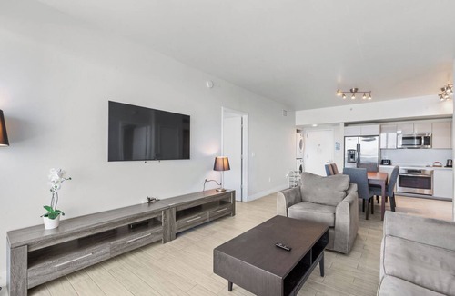 Hallandale Beach Apartment | ★ Intracoastal Dream Stay/Stylish 2BR with Spectacular Views-25 min to MAJOR INTERNATIONAL SPORTING EVENT!
