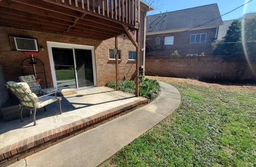 Charlotte Condo | Inviting Charlotte Condo, W/D, Garden Patio & Courtyard View