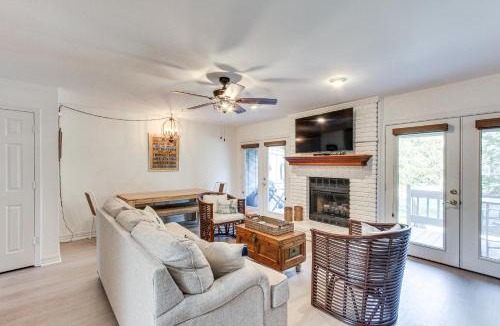 Diamondhead House | Inviting Home w/Golf Course View in Diamondhead!