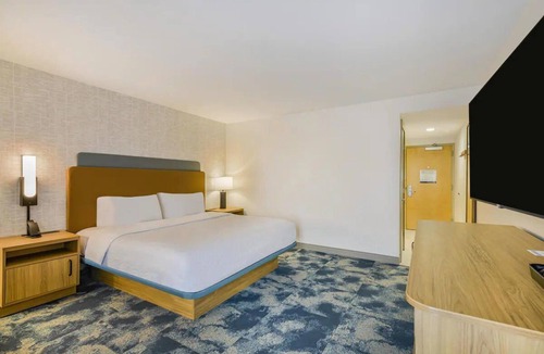 Huntsville Hotel | Inviting Room Great for Families & Groups w/Seasonal Pool, Free Parking & Bfast