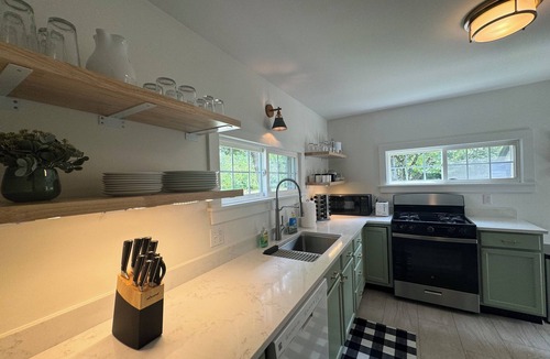 Charlevoix House | Ironton Stone Cottage near Lake Charlevoix "The Beautiful" - 5min Walk-to-beach!
