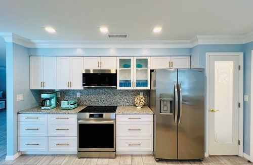 Laguna Shores House | Island Escape - Beautiful New Remodeled Home with Pool