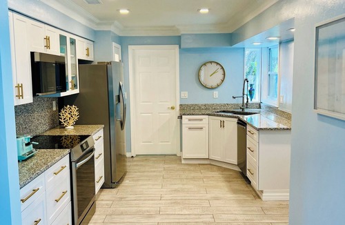 Laguna Shores House | Island Escape - Beautiful New Remodeled Home with Pool