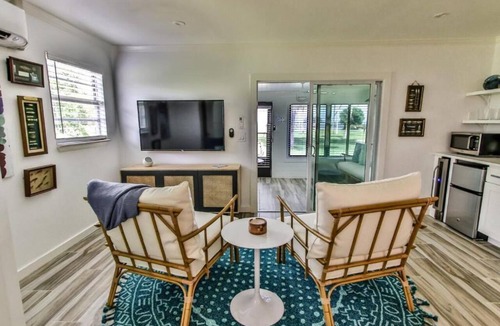 Sebastian House | Island View Cottages Sebastian