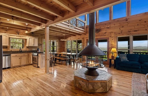 Ridges Over the Lake Cabin | It's All About the Views - Mtn Views | Hot Tub | Pool Table | Arcade Games | Fire Pit