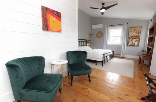 Prince Edward Hotel | Jackson's Falls Country Inn