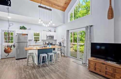 Crane Hill House | Jax Joint - Pet Friendly - perfect family vacation spot!