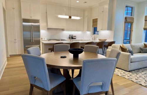 Oxford House | Jefferson Manor B by Apex Short Term Stays, Best Rate for Citadel GameDay!