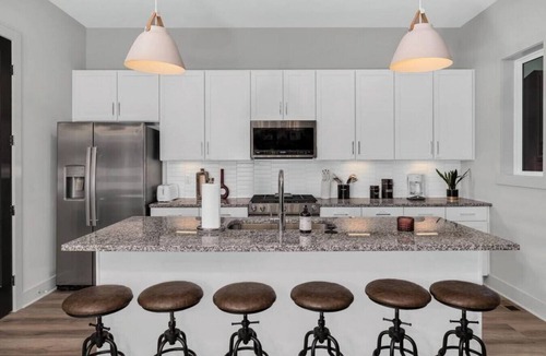 Talbot's Corner Villa | Jolene`s Rooftop - Amazing views of downtown