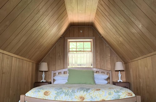 Lake Leelanau Apartment | JOLLI-LODGE~Beach Resort in Leland