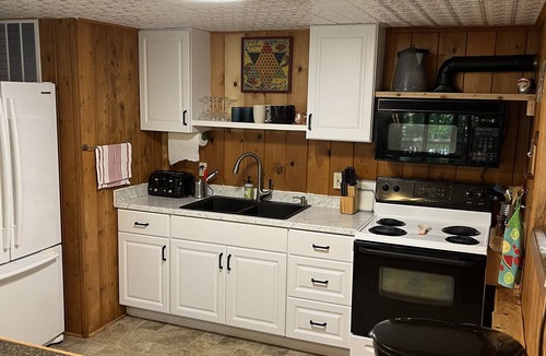 Silver Lake Cottage | July 4-11 OPEN! Huge deck, AC, pool, play area, walk to town, on channel, pet OK