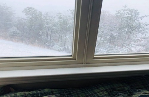 Chalet Village Condo | June Stay 3 Nights Get 4th Night FREE! Mountain Top Studio with Smoky Mtn Views!