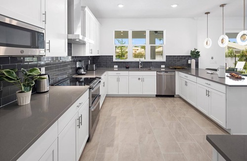 Melbourne Beach House | Just Beachy| New 5BR Beach House with Under - the - Sea Theme Room + More