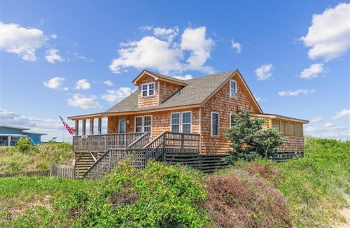 Colington House | KD2203- Oceanfront-4 Bedrooms, 2 Baths, Saturday Check-in, Hot Tub