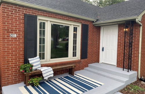 Franklin House | Kentucky Comfort Central Retreat, 2 Bedroom Home