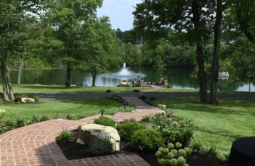 Buechel House | Kentucky Derby Private Estate : Luxury, Pool, Spa , Large groups