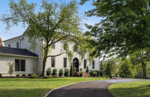 Buechel House | Kentucky Derby Private Estate : Luxury, Pool, Spa , Large groups
