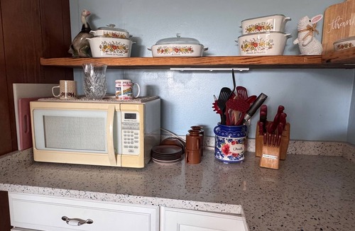 Derby House | Kick back and enjoy the country life in beautiful Derby, Indiana