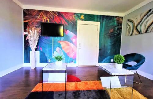 Decatur Apartment | King bed and Queen Sofa bed/room TV Wifi