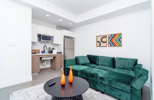 East Little Havana Apartment | King Bed brand new safe Oasis minutes to Brickell