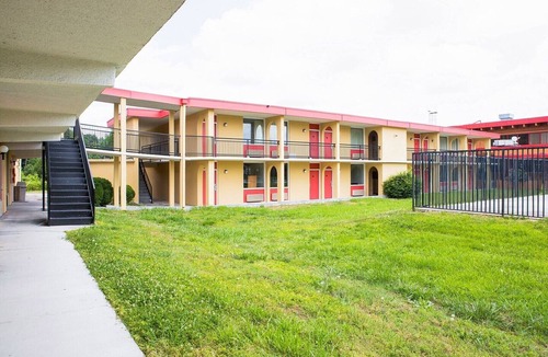 Doswell Apartment | King Bed|Smoking|Doswell VA