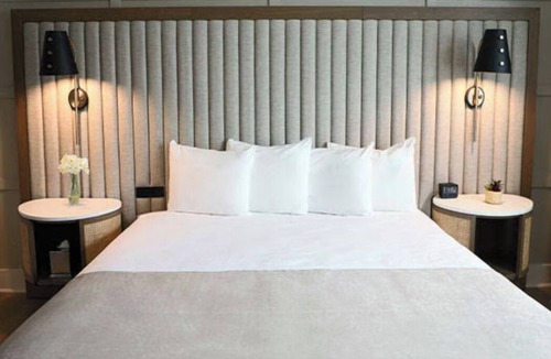 Beverly Heights Hotel | King | Riverside Hotel | Las Olas Blvd + New River, Walkable Hub | 2 Units