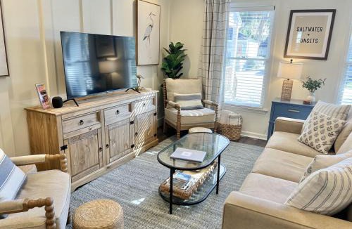 Historic District House | King Street Retreat Charming, Fully Updated Townhome