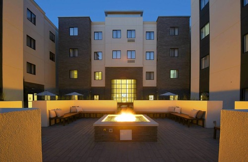 Briarwood Apartment | King Studio Near Little Rock Medical Center. Free Breakfast Buffet.