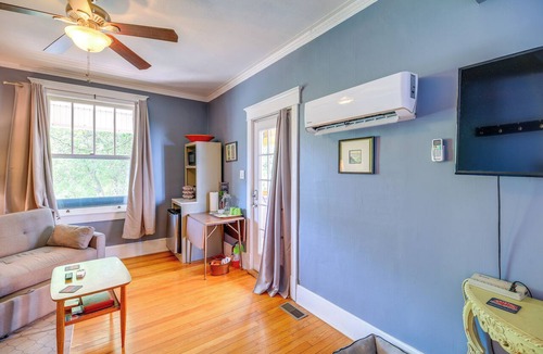 Bristol Apartment | King Studio Suite w/Walk-In Shower | Pet Friendly