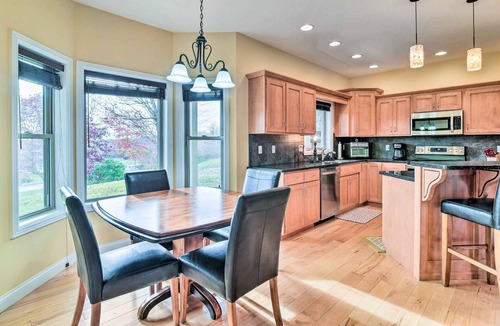 Burkesville House | King Suite Haven Near Dale Hollow Lake & Boat Slip