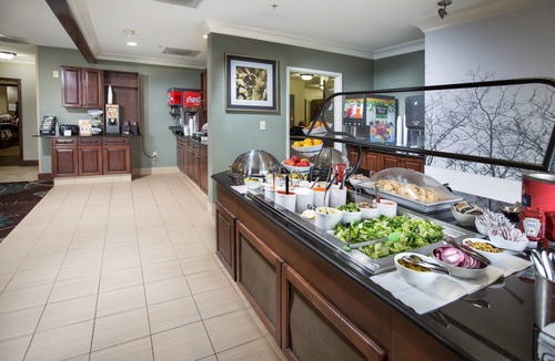 National Hills Apartment | King Suite Near Bush Field Airport | Free Daily Breakfast