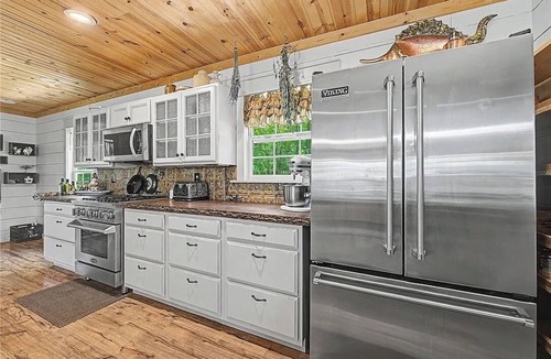 Berryville Apartment | Kings River Estate | House, Cabin and Airstream