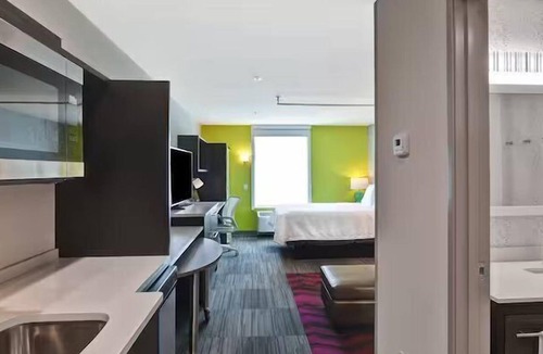 Lake Hamilton Hotel | Kitchen Queen Studio 0.1mi to Lake Hamilton Marina w/Pool & Hot Breakfast