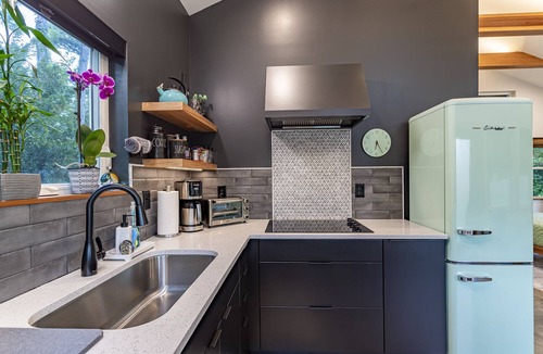 Kitty Hawk Cottage | Kitty Hawk Reserve OBX Tiny House! Hot Tub & Beach included!