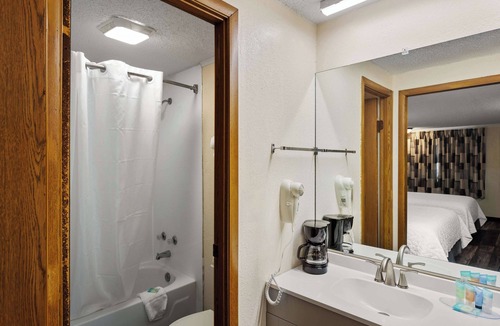 Summit Hotel | Knights Inn Ashland