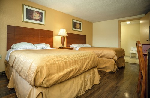 Seymour Hotel | Knights Inn Seymour