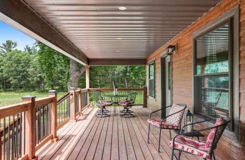 Arkdale House | Knotty Pine Escape