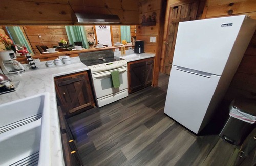 Kodak Cabin | Kodak - The perfect getaway Cabin