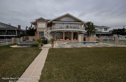 Golden Mile House | La Buona Vita