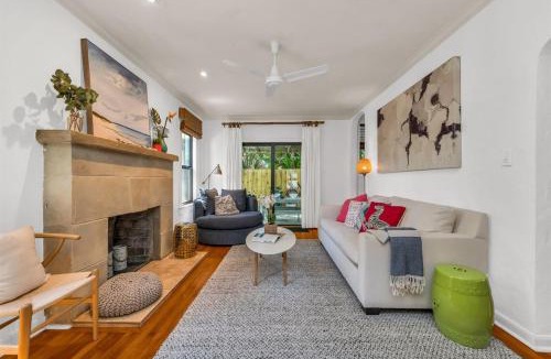 Southside House | La Casa Bonita 1925 Spanish Style Villa near Beach!