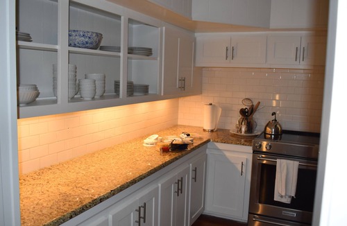 Rogers House | La Ferme - french for country farmhouse 3BR/1BA in Rogers.