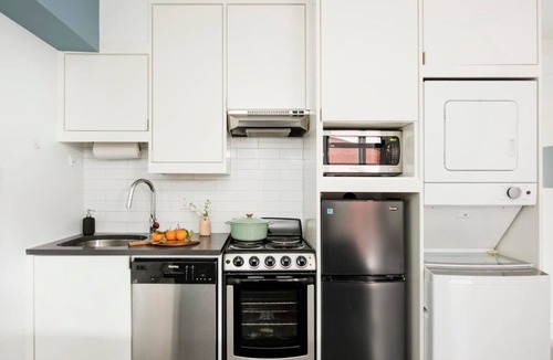 Virginia Highland Apartment | La Penelope – Walk to Ponce City Market + Rooftop