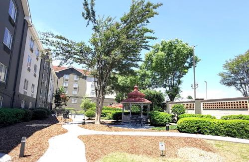 Homewood Hotel | La Quinta by Wyndham Birmingham Homewood
