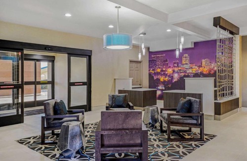 Columbia Hotel | La Quinta Inn by Wyndham Columbia SE Fort Jackson