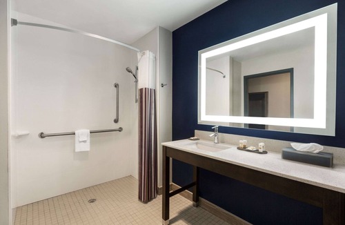Rock Hill Hotel | La Quinta Inn & Suites by Wyndham Rock Hill